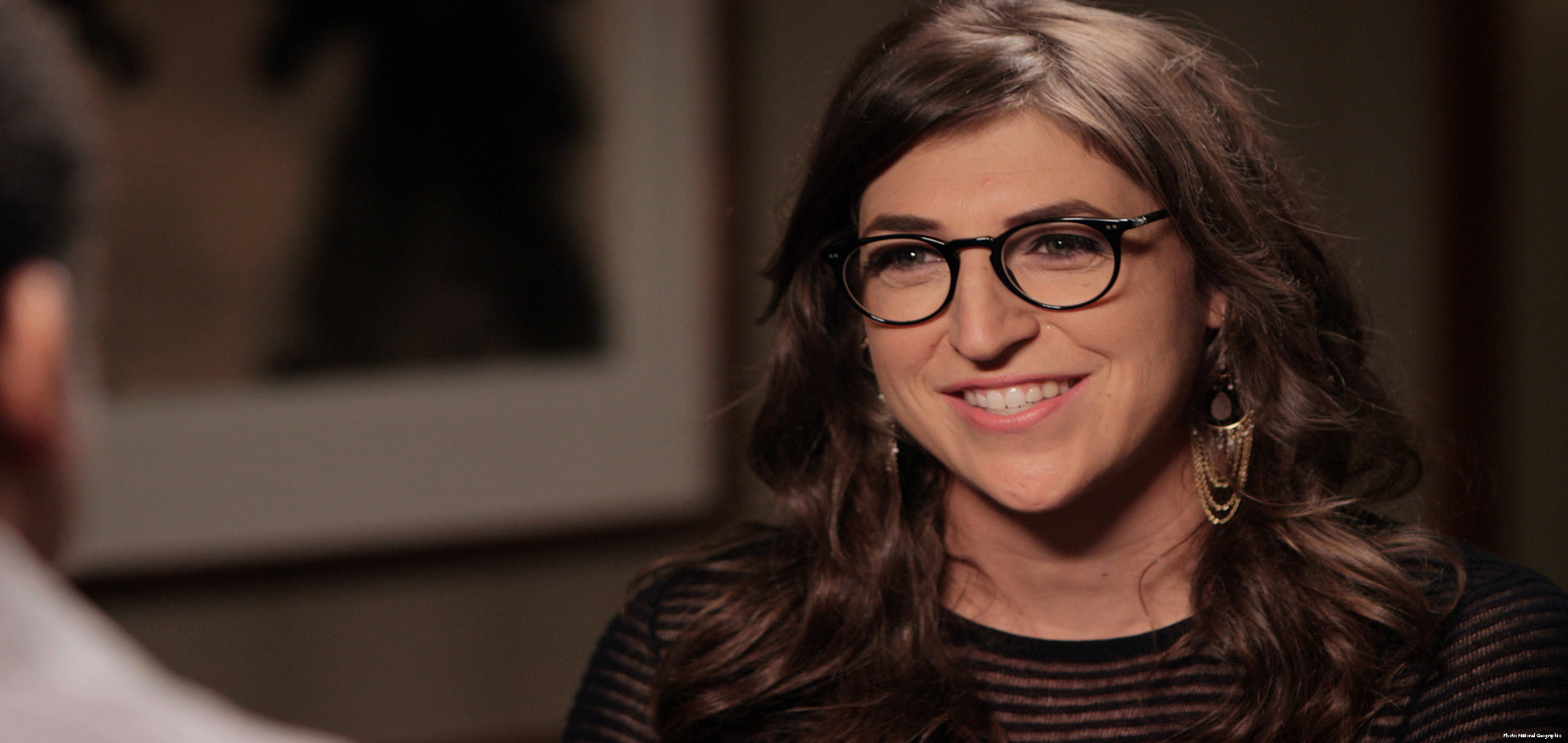 Mayim Bialik Visits Fathers Grave Before The Emmys & Other Orthodox Jews in the News