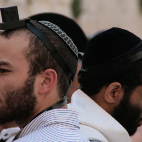 Wearing Tefillin May Make Men's Hearts Healthier & Other Orthodox Jews in the News