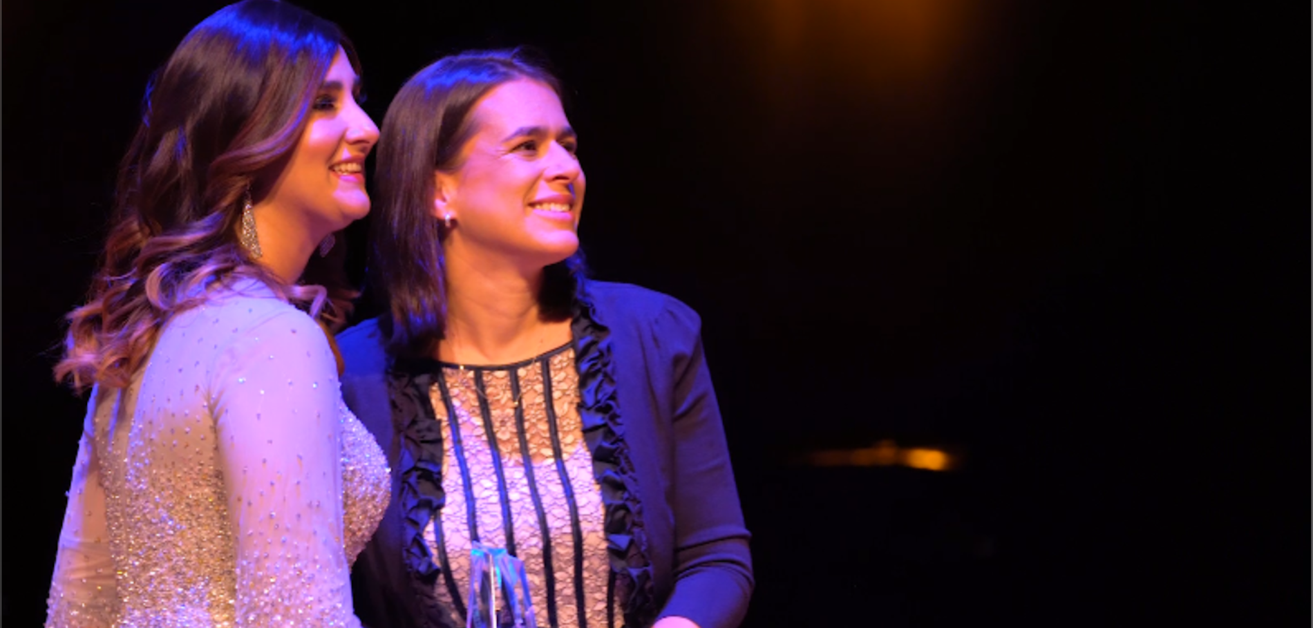 Senior Editor of NY Times, Karen Barrow, Accepts Orthodox Jewish All Star Award