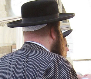 hasidic jew round hat